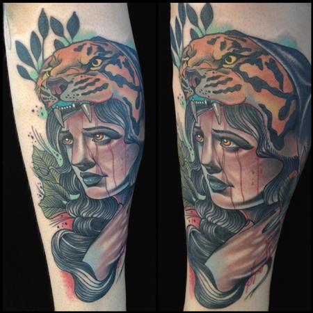 Gary Dunn - traditional girl with tiger tattoo, Gary Dunn Art Junkies Tattoo